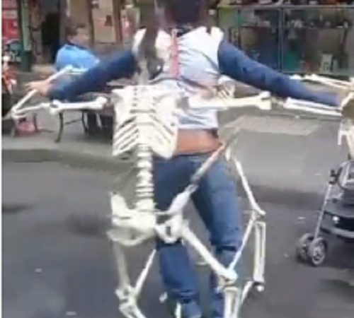 Funny Skelton Dancing Vigo Video